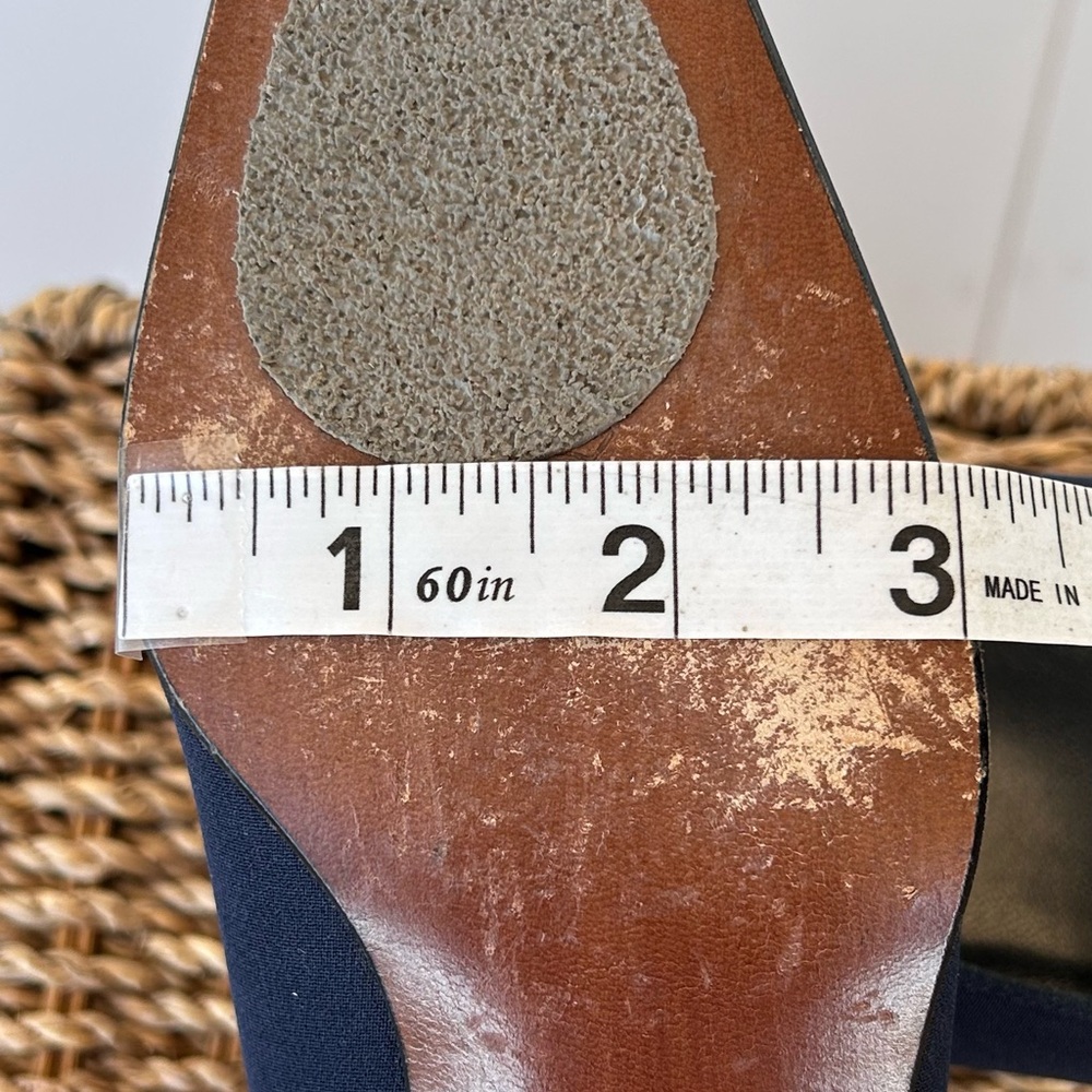 Stuart Weitzman Textured Satin Spoon Heels Square Toe Navy Size‎ 6.5M - Picture 10 of 10